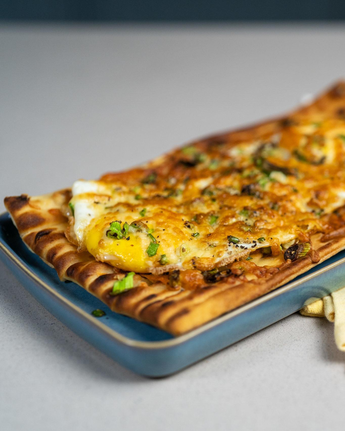 breakfast-chilli-cheese-flatbread